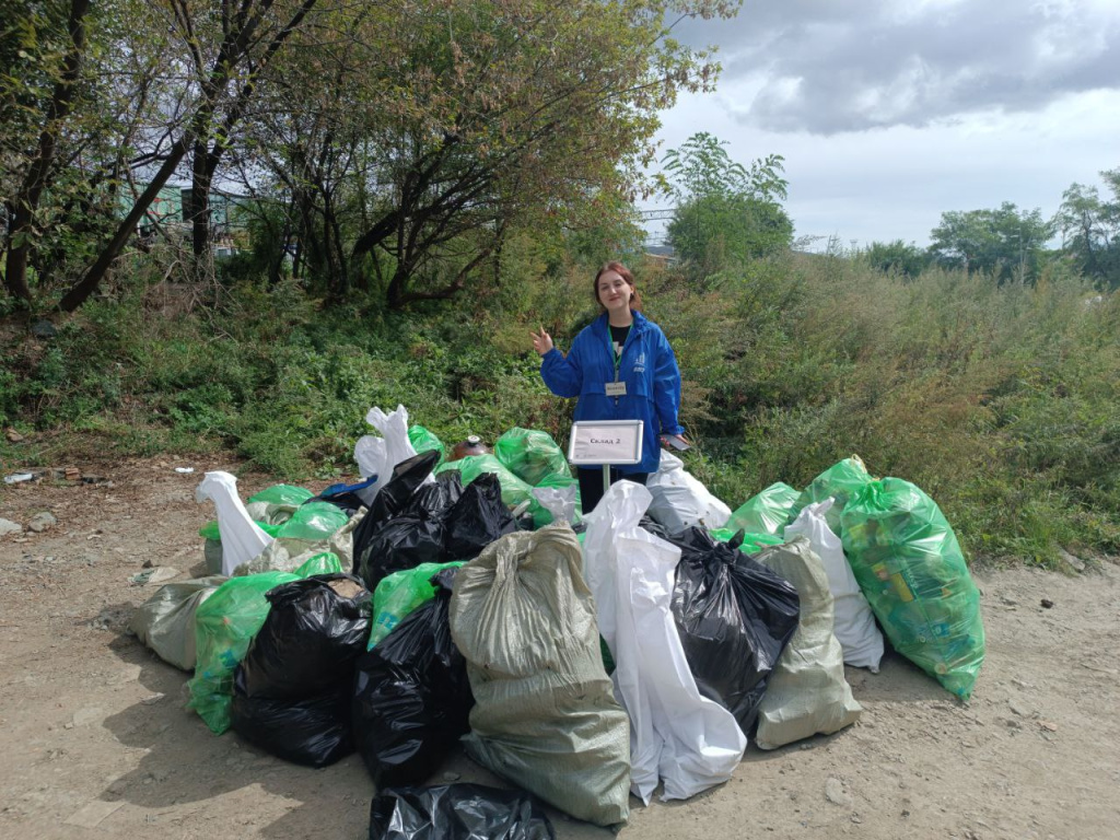 Bolee 190 meshkov musora sobrali na naberezhnoy Vtoraya rechka 3 