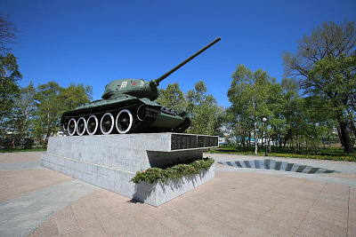 Pamyatnik tankovoy kolonne Primorskiy komsomolets 