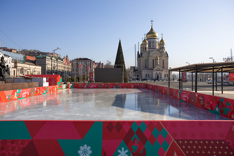 Ploshchad elka montazh gorodka 10 