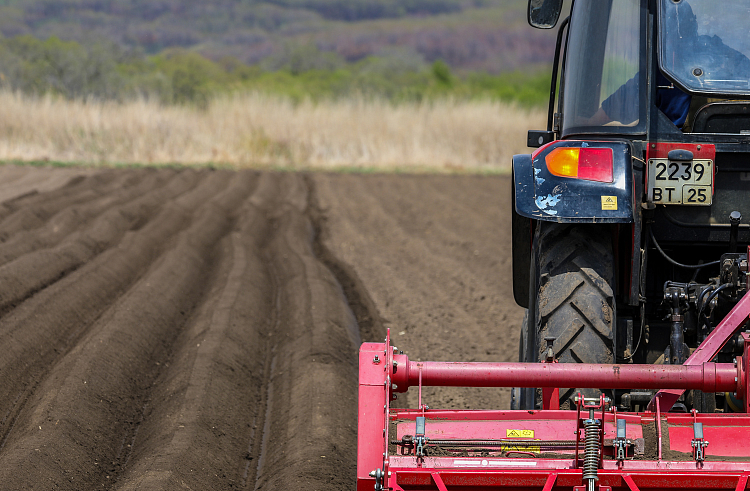 Парк техники к посевной в Приморье готов почти на 100% 