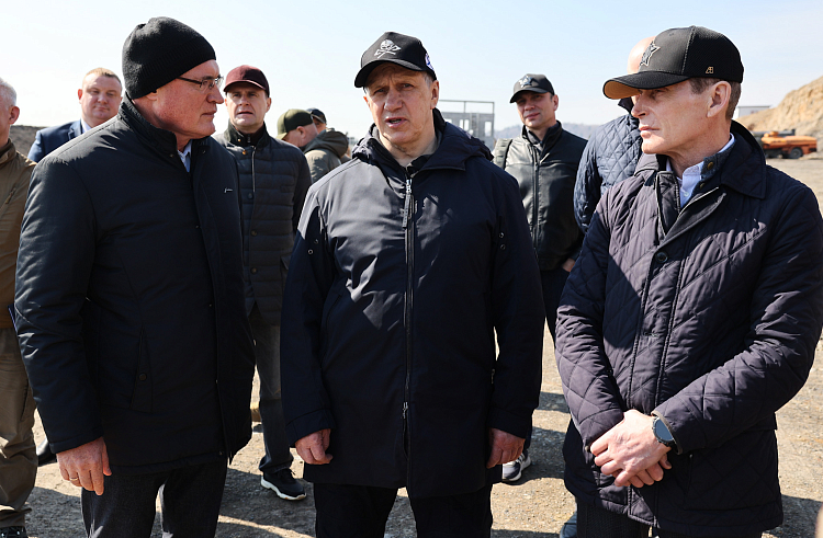 Юрий Трутнев проверил строительство снайперского полигона в Приморье